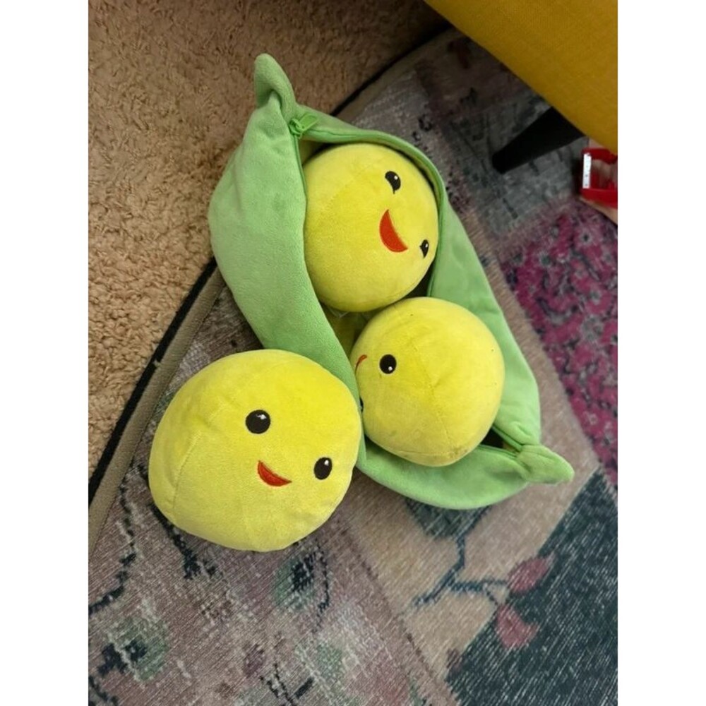 Disney’s Peas in a pod adorable 4 piece plush set